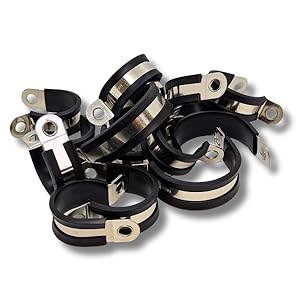 L'immagine mostra diverse fascette stringitubo che formano una pila.