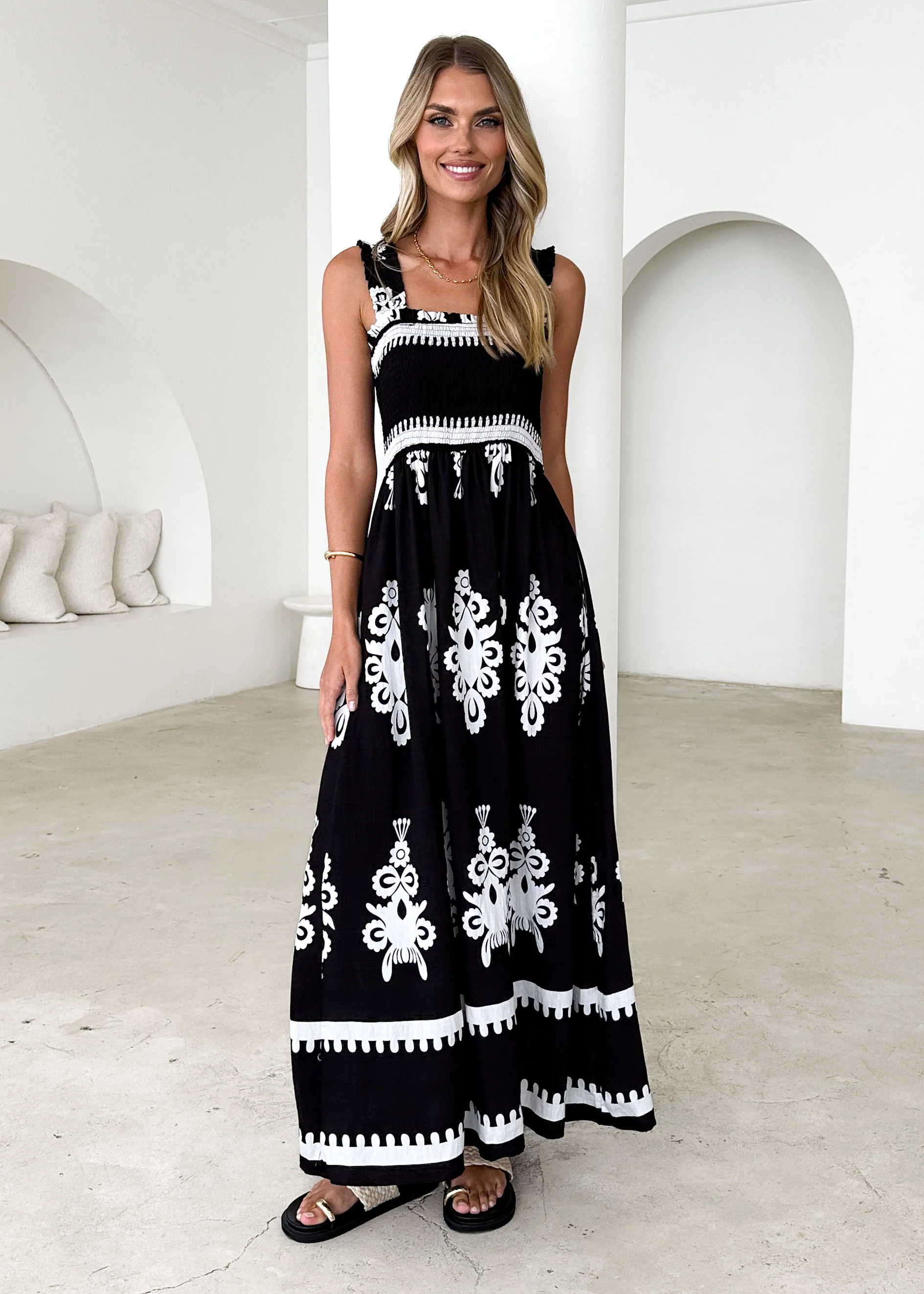 Arana Maxi Dress - Black Abstract - Honorern