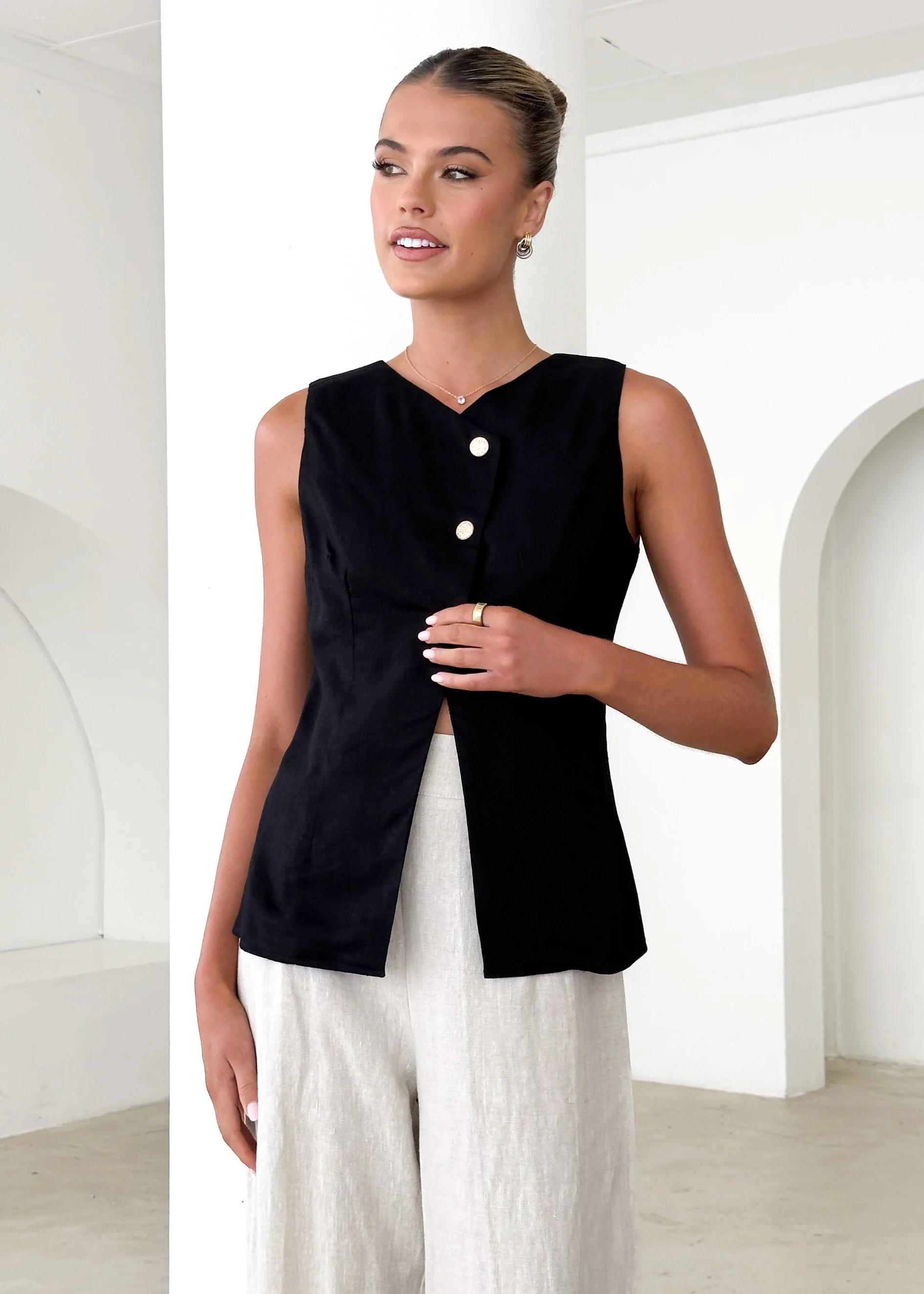 Jolie Vest Top - Black - Honorern