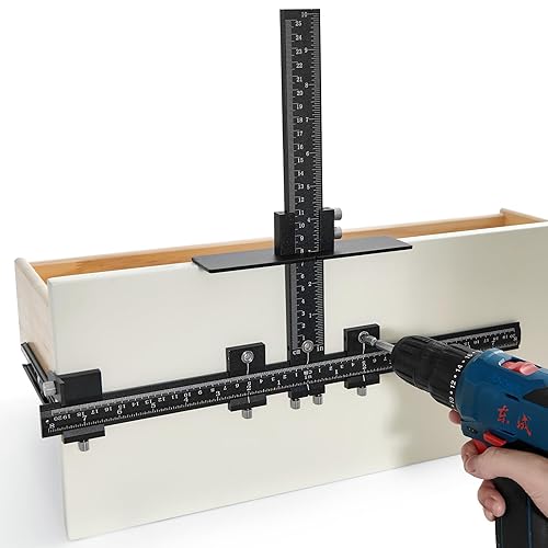 VEVOR Localizzatore di Punzoni per Legno di Foratura per Maniglie delle Porte, Dima di Posizionamento Foratura per Armadietti Strumento di Perforazione Centrale con Guida per Foratura Cassetti Porte - Honorern